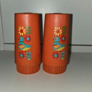 Folk Art Country Salt and Pepper Shakers Primitive vintage
